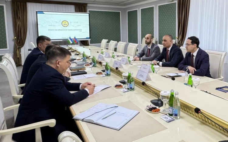Azərbaycan və Özbəkistan hərbi sənayeni müzakirə edib