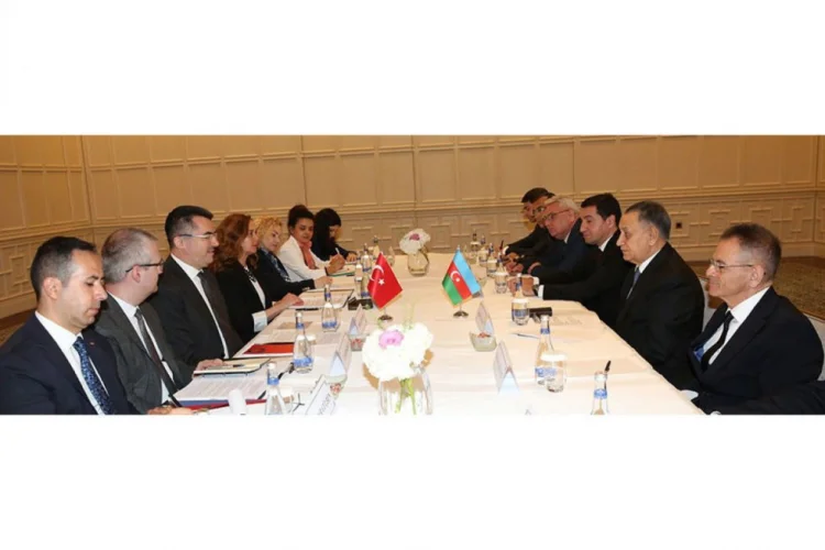 Ramil Usubov türkiyəli həmkarı ilə görüşüb