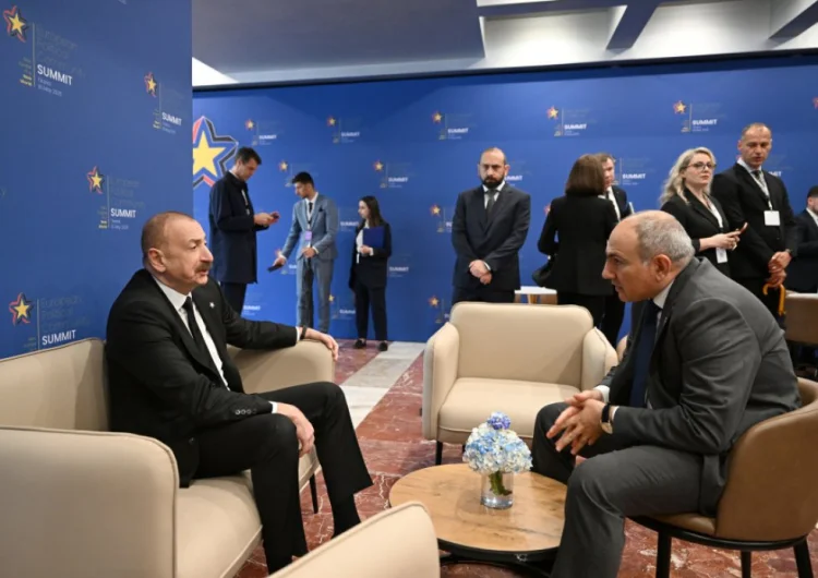 İlham Əliyevin Tiranada Nikol Paşinyanla görüşü olub