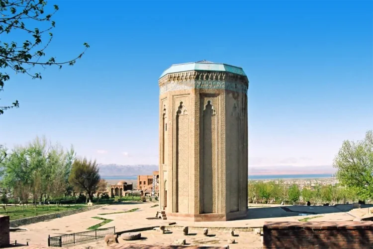 Möminə xatun türbəsinin bərpasına 1 milyon manat ayrıldı