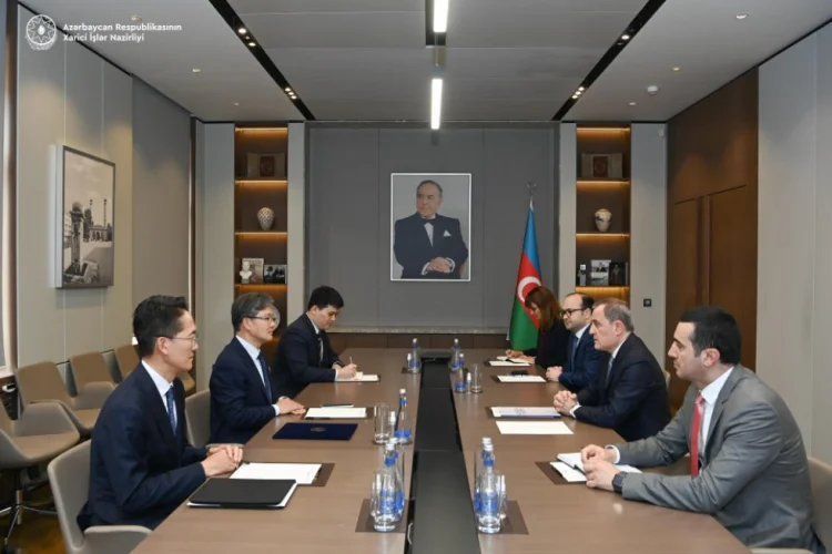 Ceyhun Bayramov Koreyanın yeni səfiri ilə görüşüb