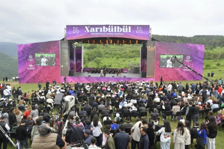 Şuşada “Xarıbülbül” Musiqi Festivalının açılışı olub