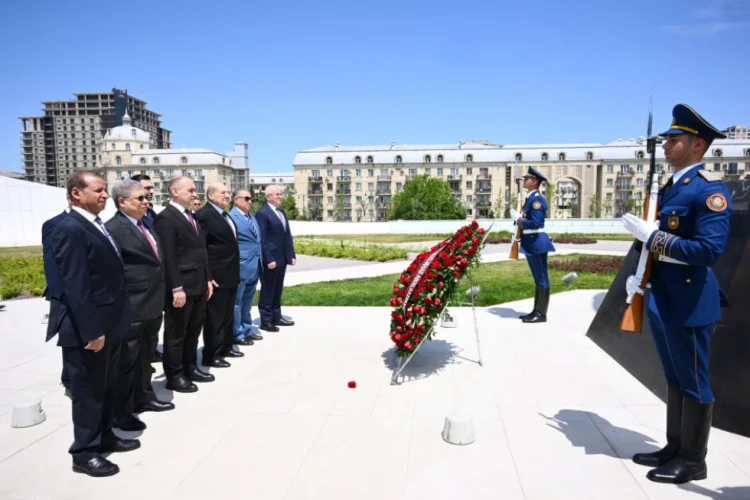 Misir Senatının sədri Zəfər parkını ziyarət edib