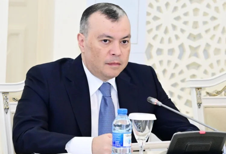 Valyuta ehtiyatları xarici dövlət borcunu 14 dəfə üstələyib