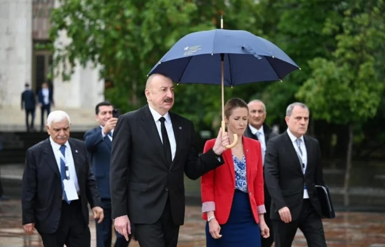 Fransız məhbus Kaya Kallasın xahişindən sonra əfv edilib