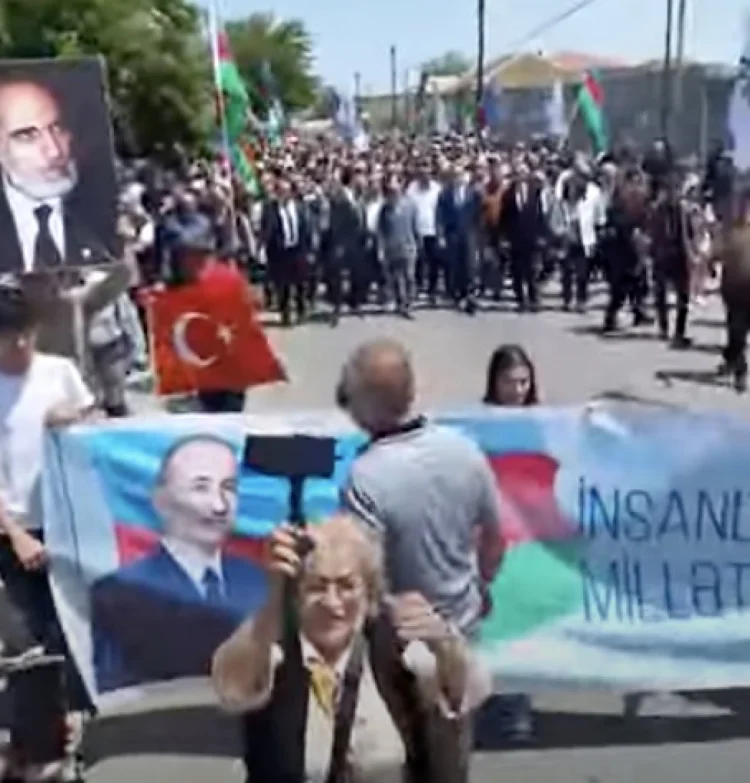 Novxanıda Rəsulzadə abidəsi qarşısında mitinq keçirilib