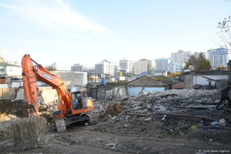 Bakıda söküntü işləri başlayıb