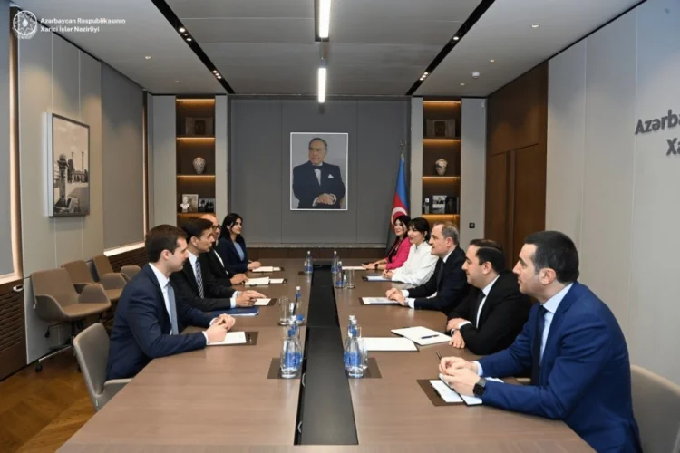 Ceyhun Bayramov Coşua Hak ilə görüşüb