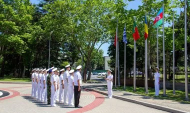 NATO mərkəzində Azərbaycan bayrağı qaldırıldı FOTO