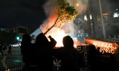 Los-Ancelesdə miqrantların etiraz aksiyası kəskinləşib