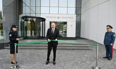 İlham Əliyev Gömrük Komitəsinin yeni binasının açılışında