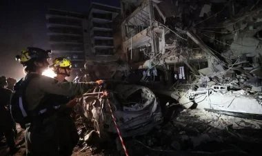 Raket hücumu zamanı Tel-Əvivdə hündürmərtəbəli bina çöküb