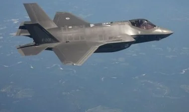 İran İsrailin F-35 qırıcısını vurub, pilotu həbs edib