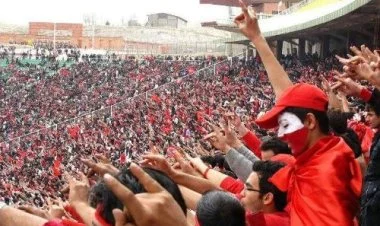 İnqilabın iki rəngi var - ağ  və qırmızı