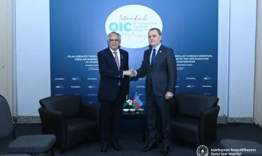 Ceyhun Bayramov pakistanlı həmkarı ilə görüşüb