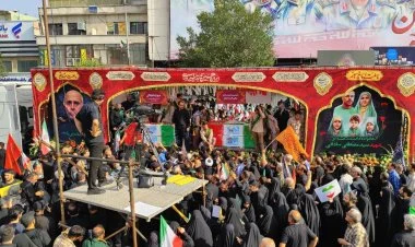 İranda İsraillə münaqişədə ölən hərbçilərin dəfn mərasimidir