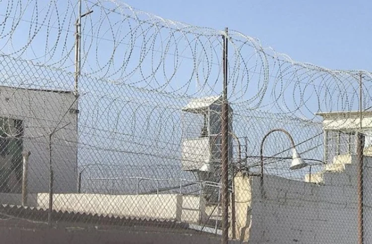 Bakıda 12 saylı cəzaçəkmə müəssisəsində dam örtüyü uçub