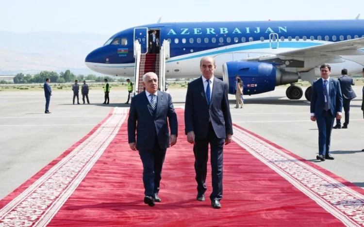 Baş nazir Əli Əsədov Tacikistana gəlib