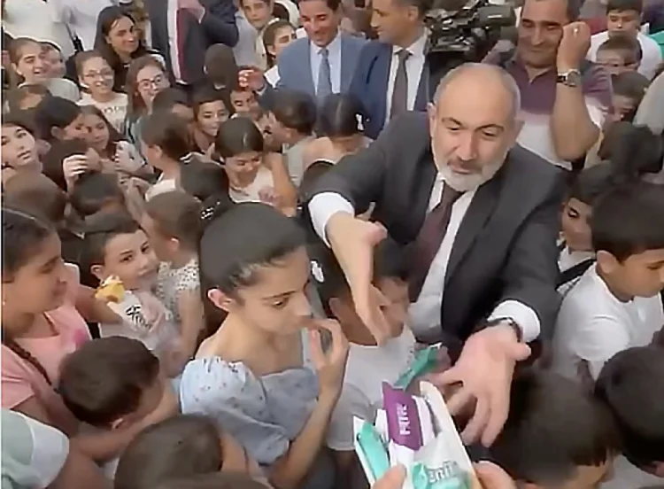 Paşinyanın "marojna"sı, ya savaşda təbliğat və əks-təbliğat