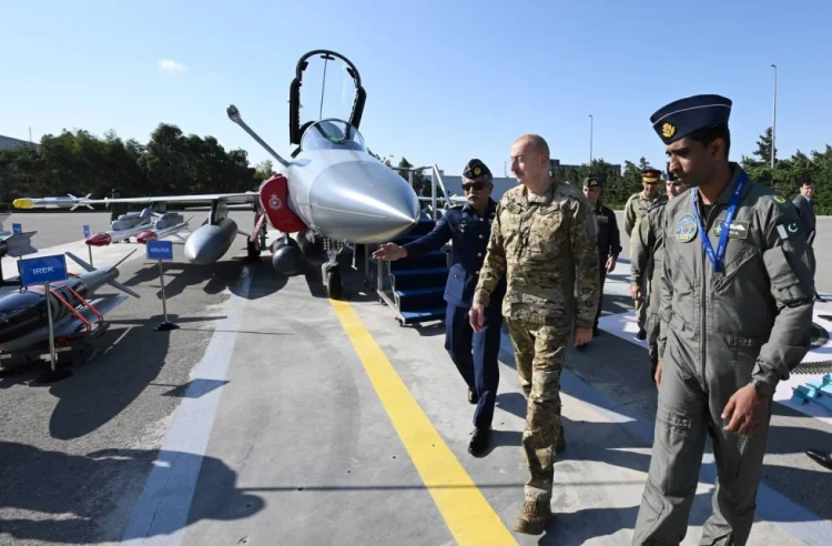 Azərbaycan Pakistandan 40 ədəd JF-17 döyüş təyyarəsi alacaq
