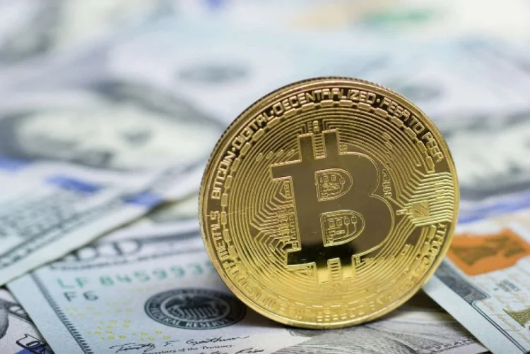 Bitkoin 2 %-dən çox bahalaşıb