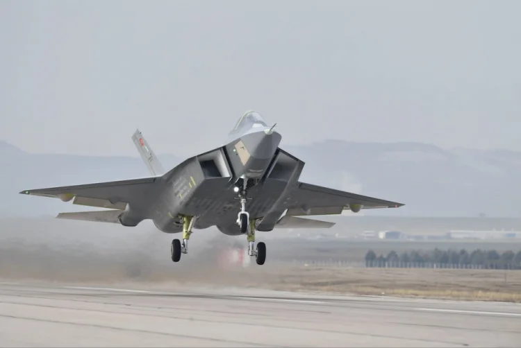 İndoneziya 10 milyard dollara 48 türk KAAN qırıcısı alır