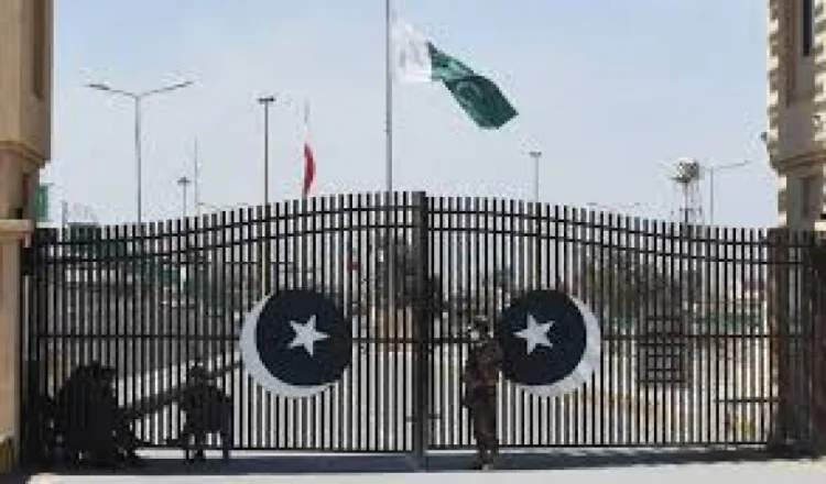 Pakistan İranla sərhəd keçidlərini bağlayıb