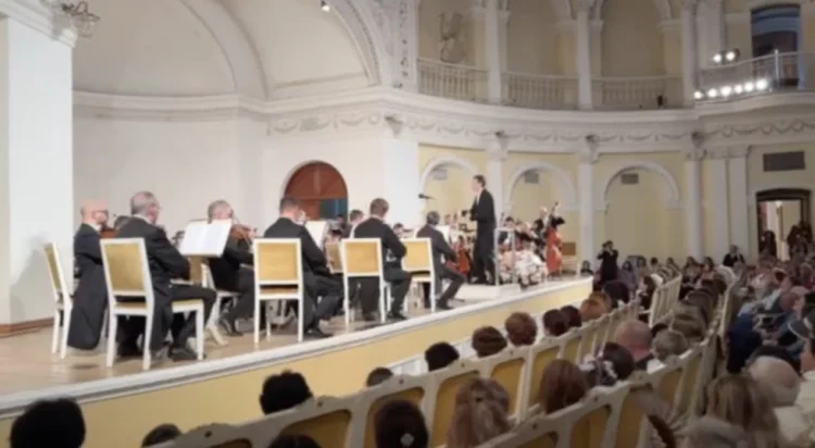 İrandan təxliyə olunan Rusiya orkestrinin Bakıda konserti