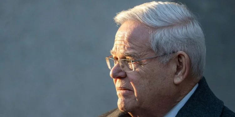 Ermənipərəst senator Menendez 11 illik "icəri" salındı