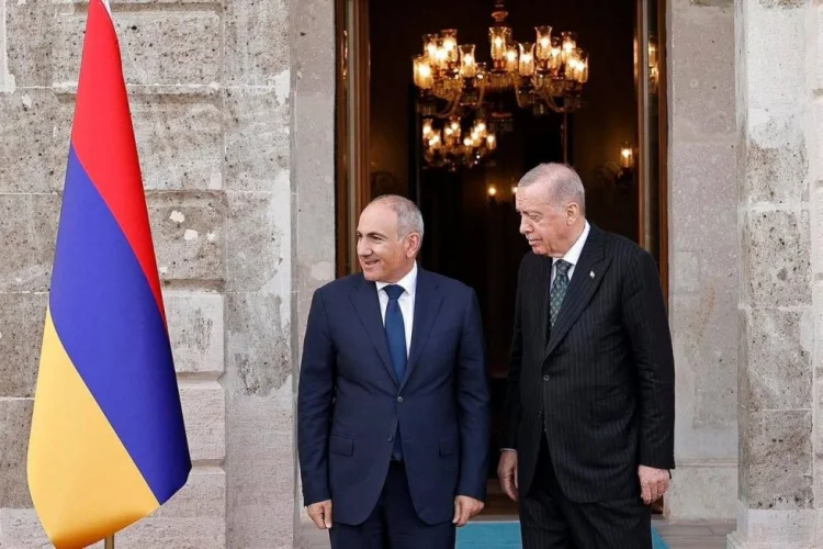 Ərdoğanın Paşinyanla görüşü başa çatıb