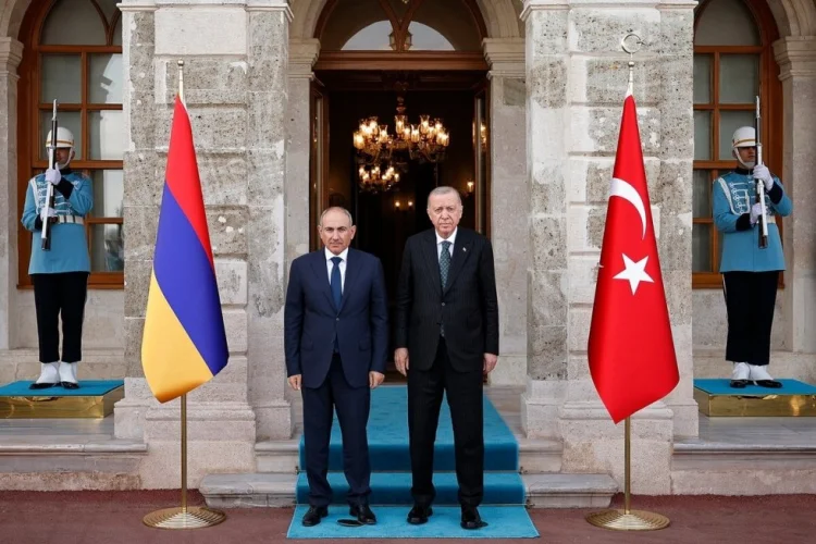 Ərdoğanın Paşinyanla görüşü başa çatıb FOTO