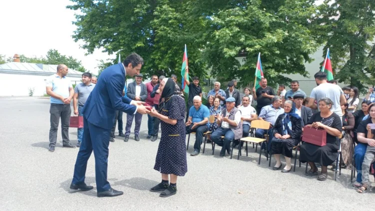 Növbəti köç karvanları Həsənriz və Sarıcalı kəndlərinə çatıb