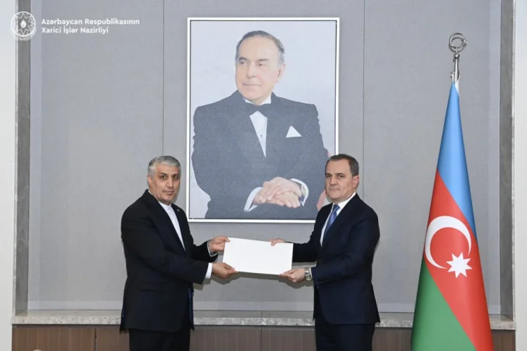 İranın yeni səfiri etimadnaməsini Bayramova təqdim edib