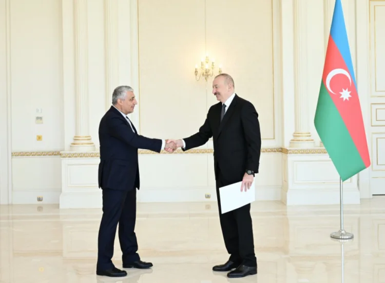 İlham Əliyev İran səfirinin etimadnaməsini qəbul edib FOTO