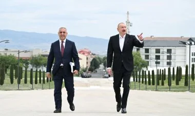 İ.Əliyev Xankəndi Zəfər parkında görülən işlərlə tanış olub