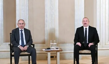 XİN Əliyev-Paşinyan görüşü haqda məlumat yaydı