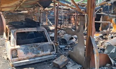 Kiyevdə dronlardan biri Azərbaycan səfirliyinin yanına düşüb