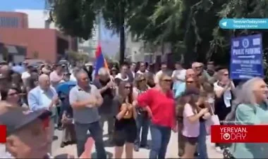 ABŞ erməniləri Paşinyanı istefaya çağırırlar