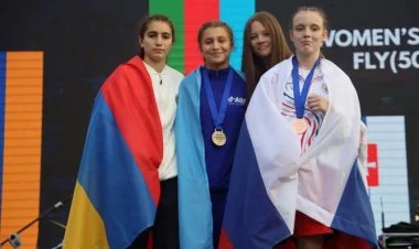 Boksçu qızımız ermənini məğlub edərək Avropa çempionu oldu
