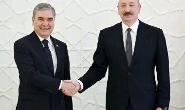 İlham Əliyev Qurbanqulu Berdiməhəmmədova zəng edib