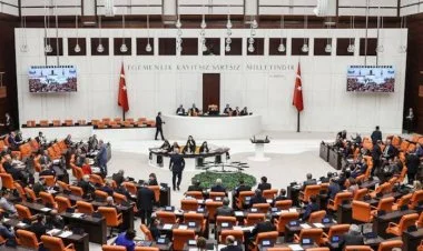 TBMM İsrailin Suriyaya hücumunu pisləyən qətnamə qəbul edib