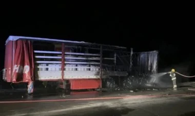 Naxçıvanda TIR yanıb