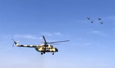 Hərbi pilotlar təlim-məşq uçuşlarını icra ediblər VİDEO