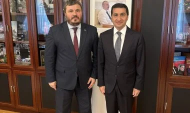 Hikmət Hacıyev Ukraynanın Azərbaycandakı səfiri ilə görüşüb