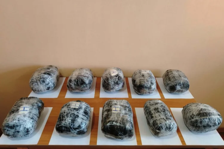 İrandan 10 kq narkotikin keçirilməsinin qarşısı alınıb