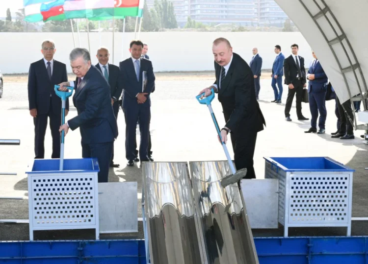 Bakıda “Özbəkistan” parkının təməli qoyulub