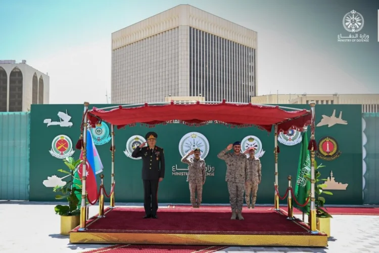 Kərim Vəliyev səudiyyəli həmkarı ilə görüşüb