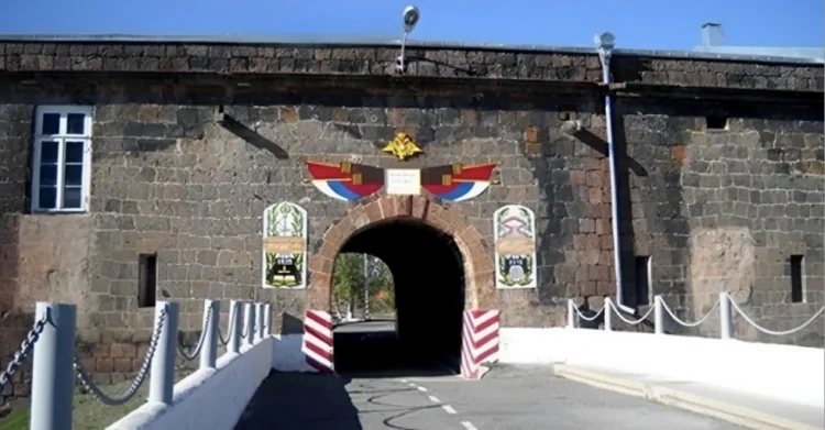 Rusiyanın Gümrüdəki bazasının hərbçisi özünü güllələyib