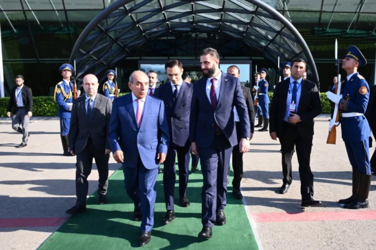Suriya Prezidentinin Azərbaycana səfəri başa çatıb