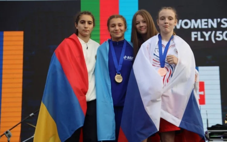 Boksçu qızımız ermənini məğlub edərək Avropa çempionu oldu